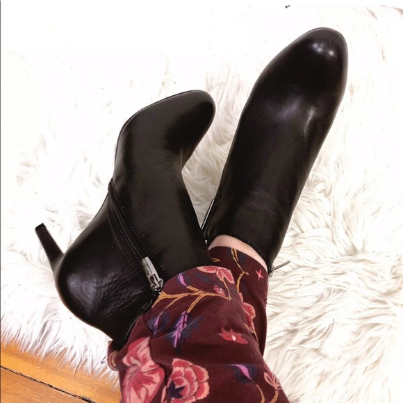 Vince Camuto Shoes - Vince Camuto Woman’s 8.5 / 38.5 Charlotte Booties